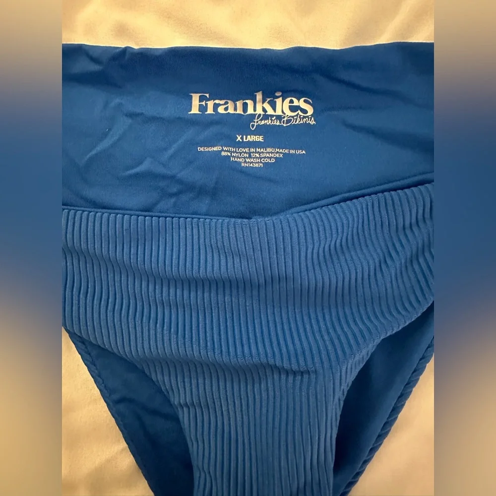 Frankie’s Bikinis Hanalei bottoms size XL